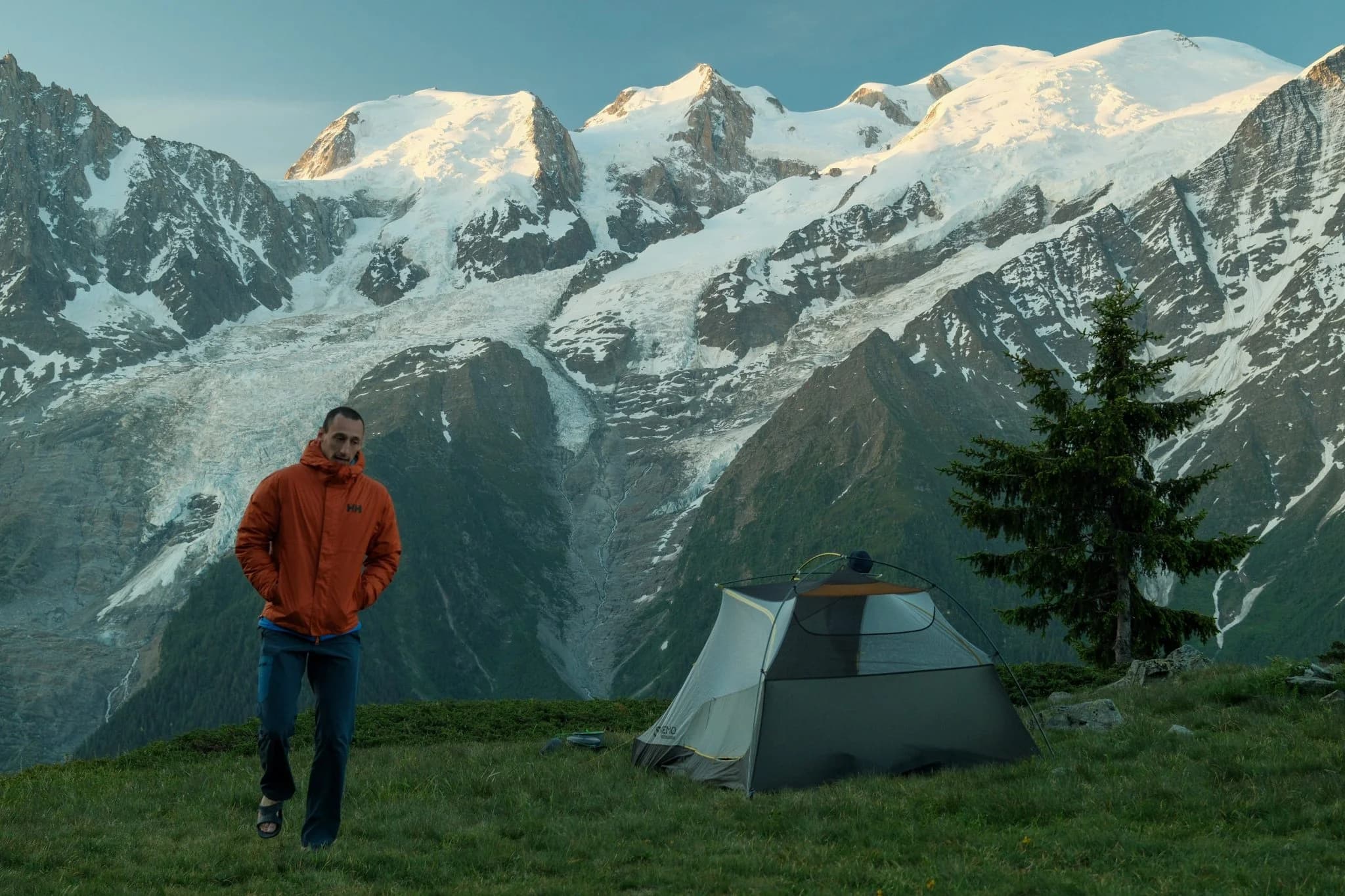 Bivouac face au Mont-Blanc