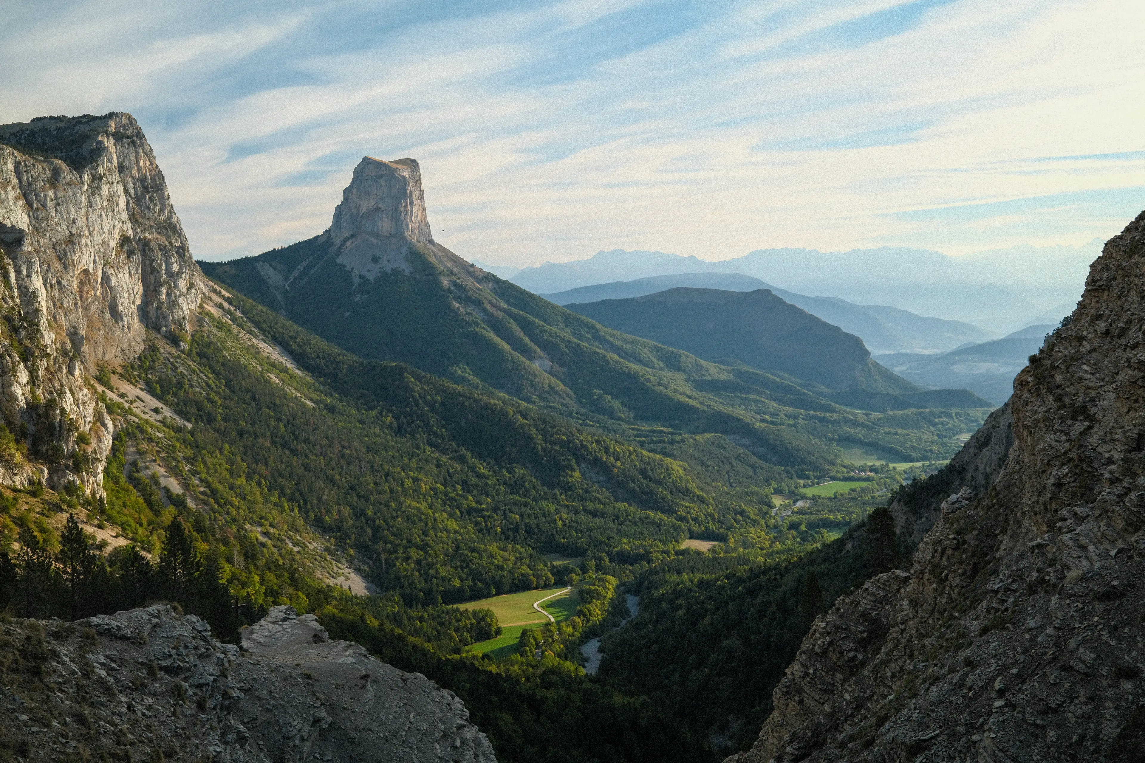 La traversée des Hauts-Plateaux du Vercors en 3 jours jusqu'au Mont Aiguille
