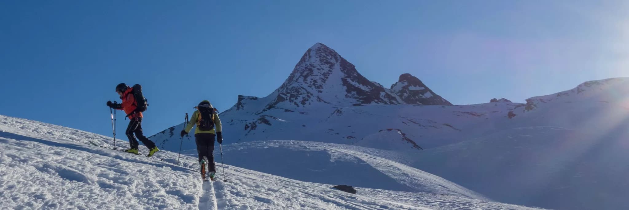 Deux randonneurs dans le queyras neige