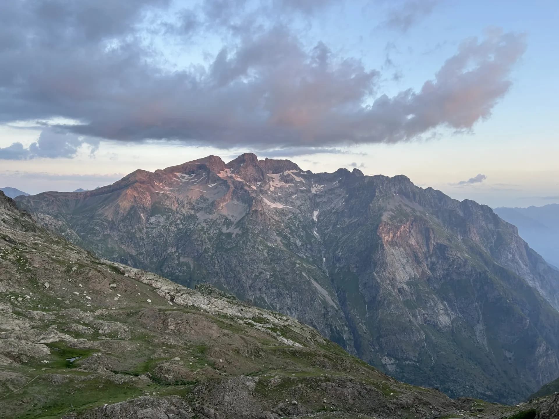 Couleurs matinales sur les Ecrins