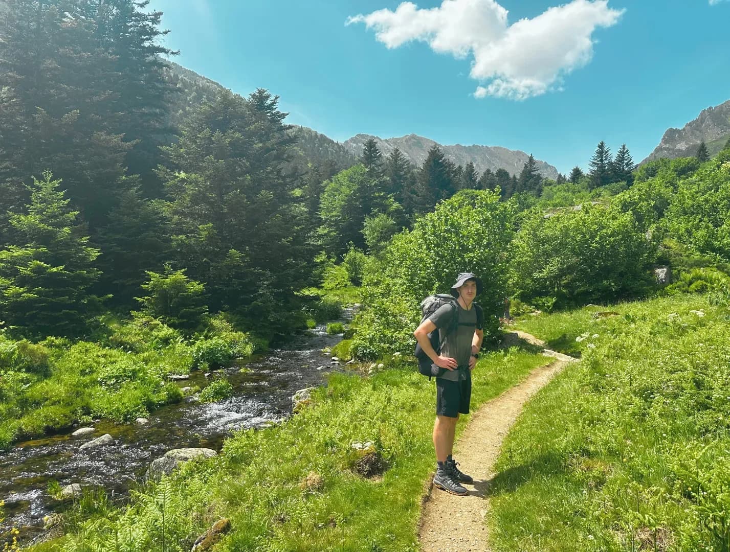 Randonnée dans les Pyrénées : entre France et Andorre