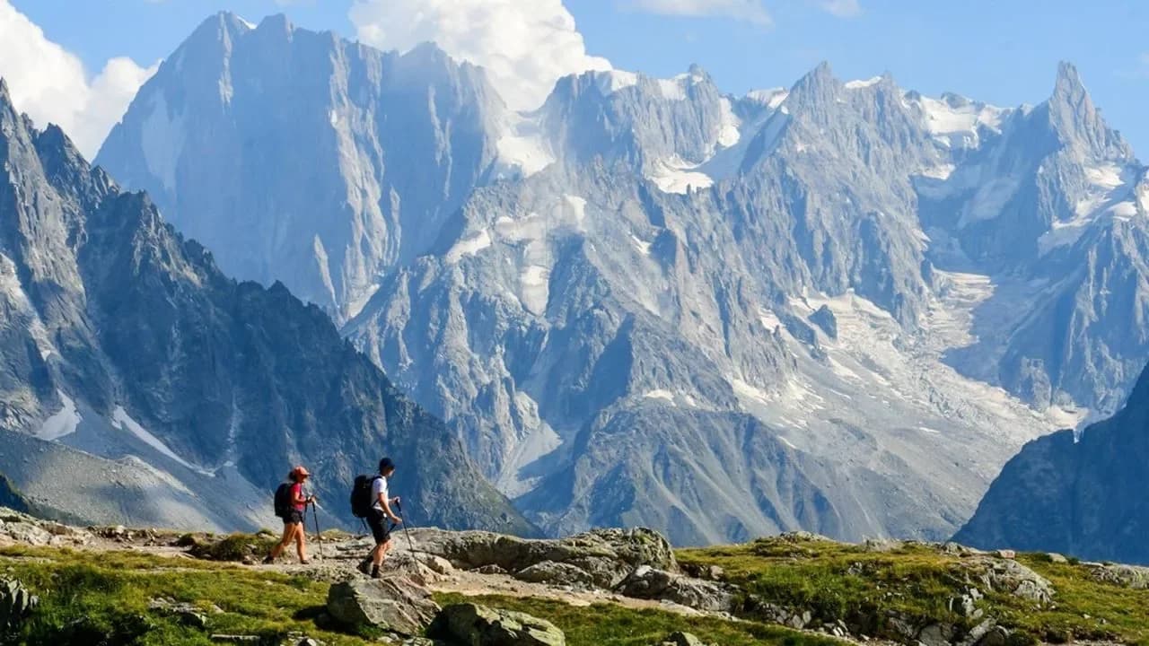 Randonneurs à la montagne