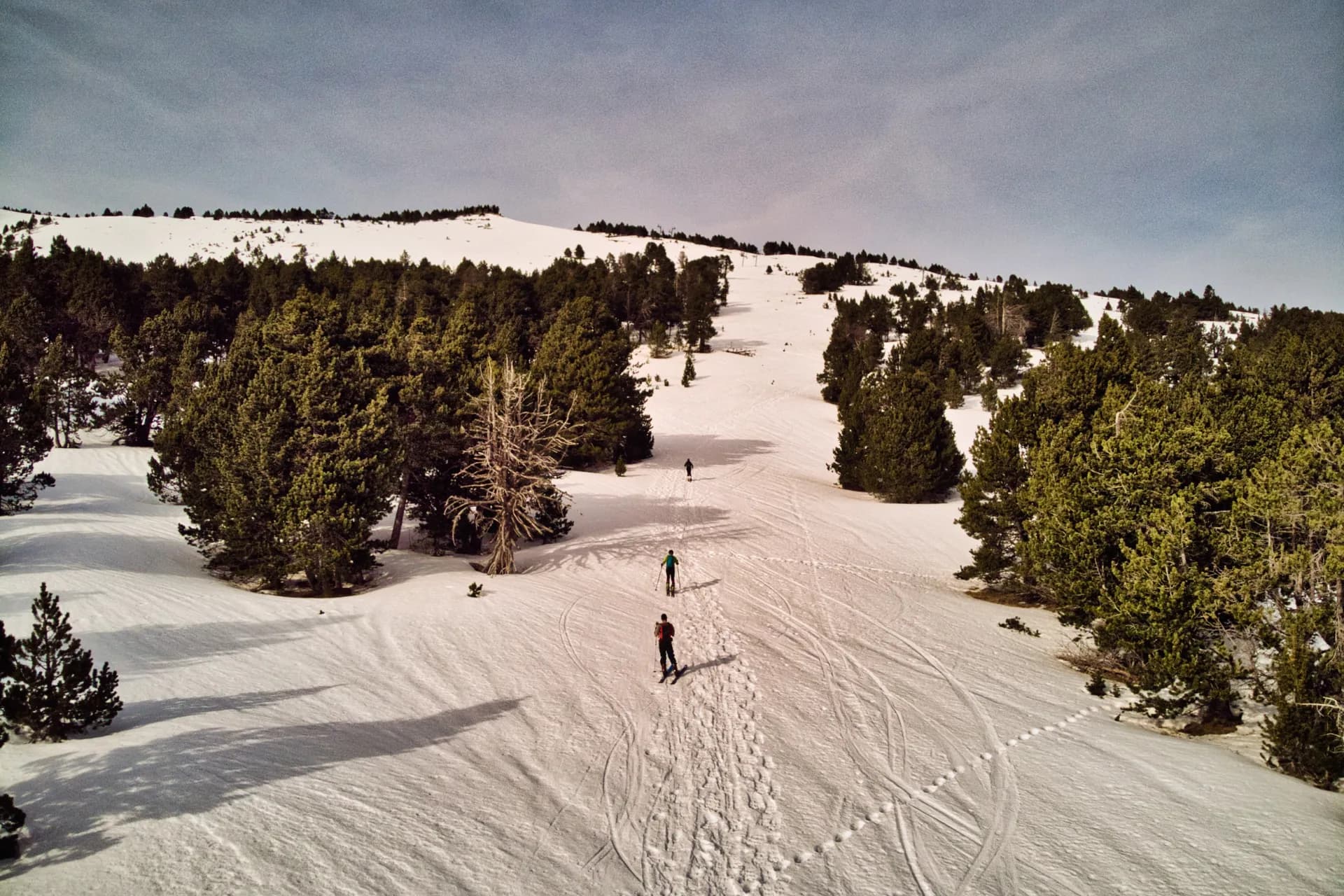 Domaine skiable de Les Angles sous la neige en hiver