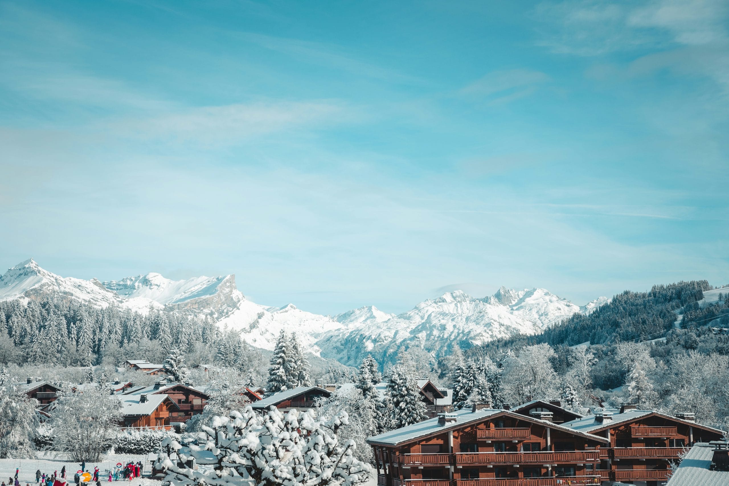 Domaine skiable de Megève sous la neige en hiver