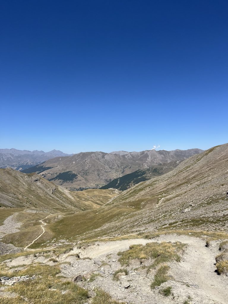 Jour 1 Vue du Col dEstronques 768x1024