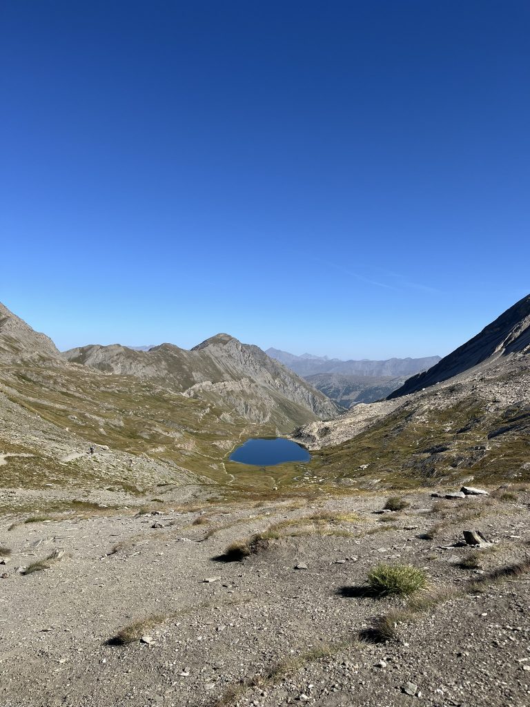 Jour 2 Vue du Col Vieux sur le Lac de Foreant 768x1024
