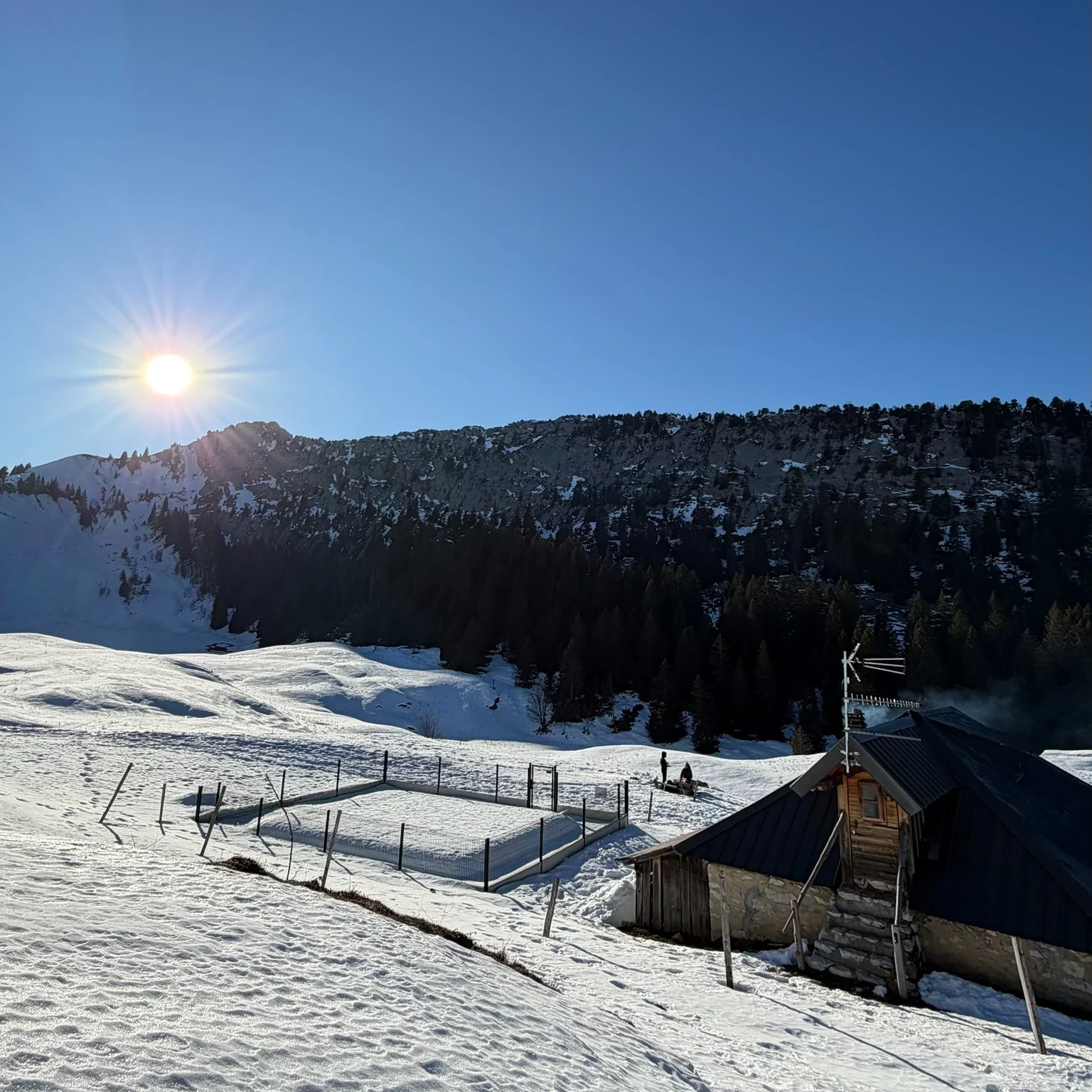 Le Refuge de la Combe en hiver